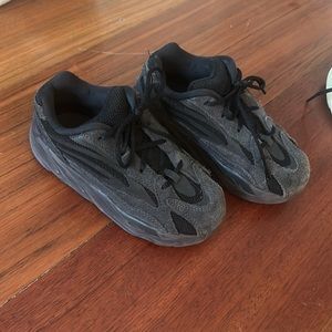 Yeezy toddler sneakers size 10